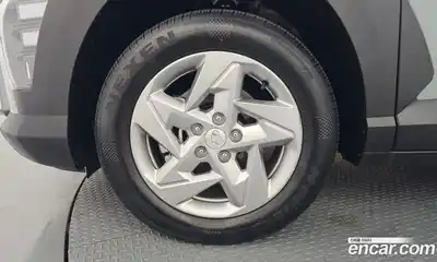 Hyundai Kona 2023 1.6 Автомат в Москве № 608136, миниатюра 4