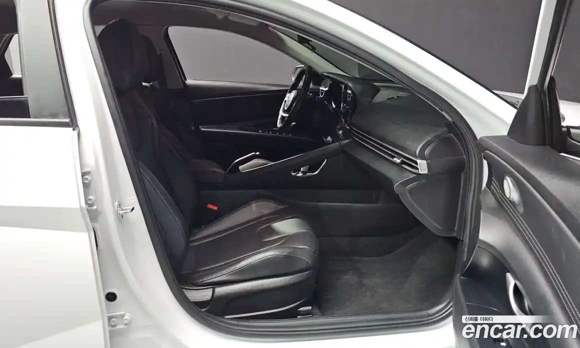 Hyundai Avante 2022 1.6 Автомат в Москве № 608503, фото 11