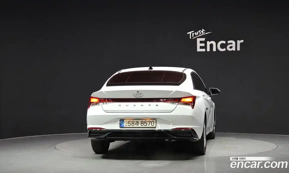 Hyundai Avante 2022 1.6 Автомат в Москве № 608503, фото 4