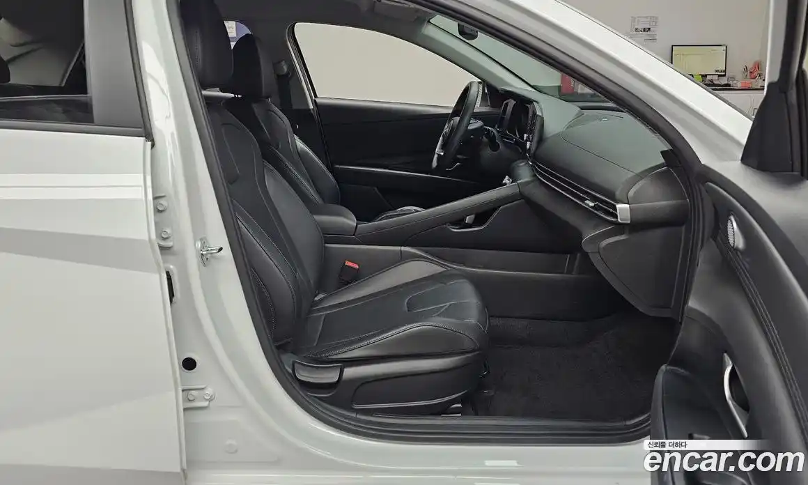 Hyundai Avante 2023 1.6 Автомат в Москве № 609153, фото 11