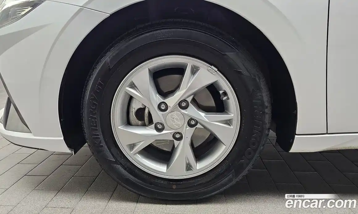 Hyundai Avante 2023 1.6 Автомат в Москве № 609153, фото 5