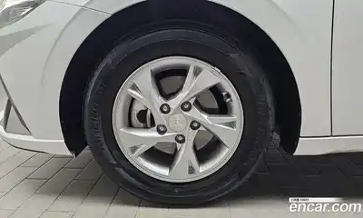 Hyundai Avante 2023 1.6 Автомат в Москве № 609153, миниатюра 5