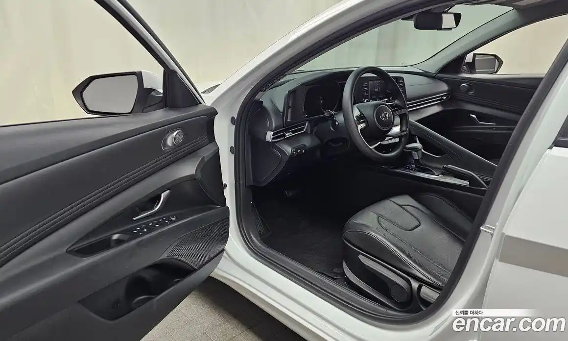 Hyundai Avante 2023 1.6 Автомат в Москве № 609153, фото 10