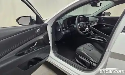 Hyundai Avante 2023 1.6 Автомат в Москве № 609153, миниатюра 10