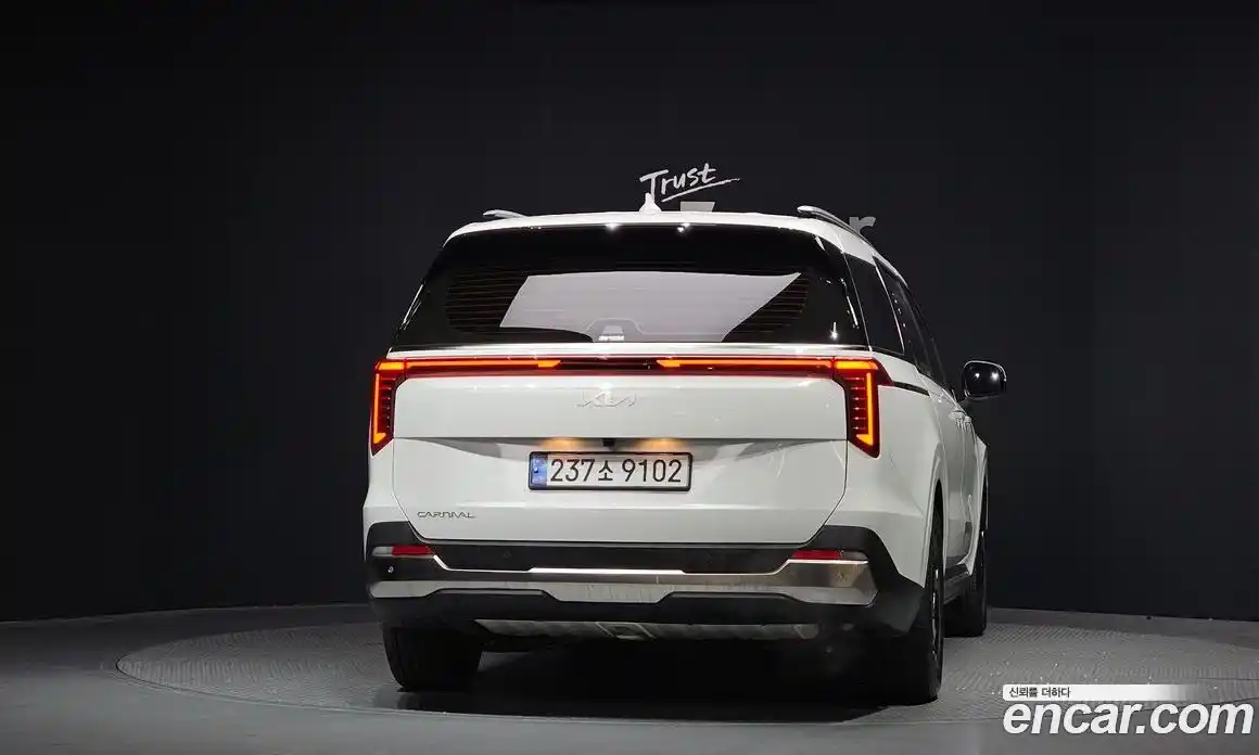 Kia Canival 2025 3.5 Автомат в Москве № 609402, фото 4