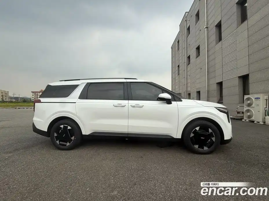 Kia Canival 2026 1.6 Автомат в Москве № 609413, фото 16