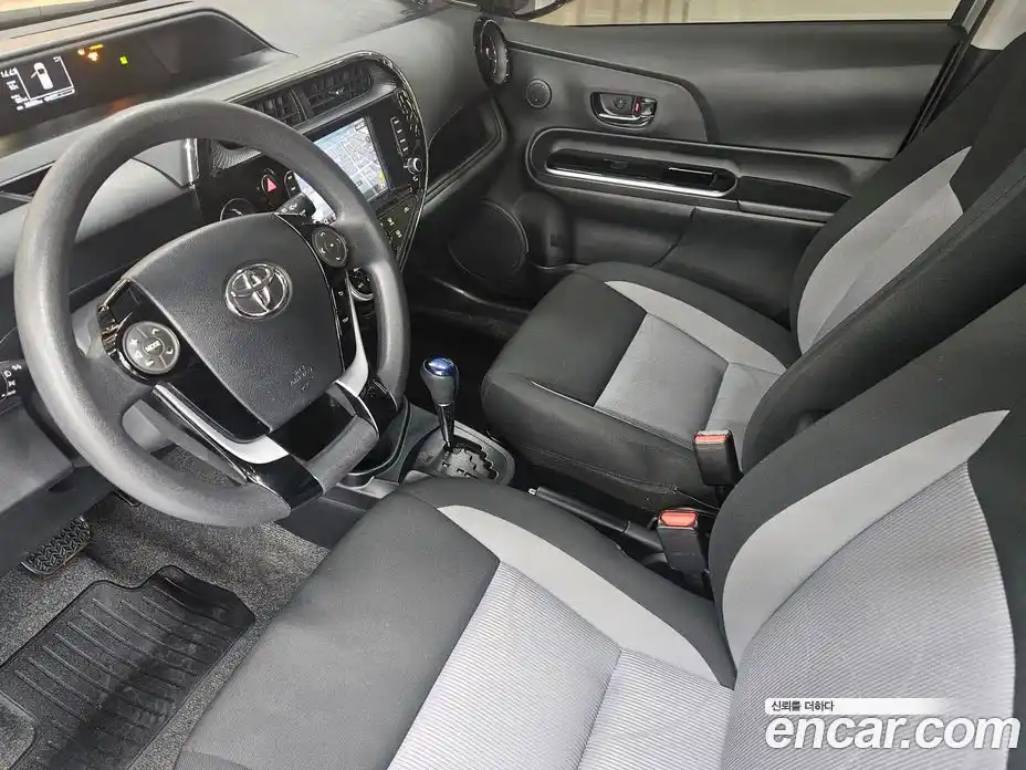 Toyota Prius 2021 1.5 Вариатор в Москве № 609920, фото 12