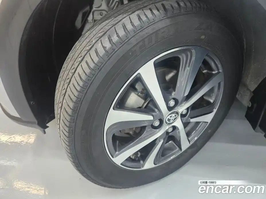 Toyota Prius 2021 1.5 Вариатор в Москве № 609920, фото 18