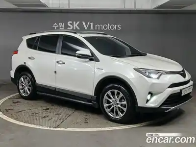 Toyota RAV4 2018 2.5 Автомат в Москве № 609927, миниатюра 3
