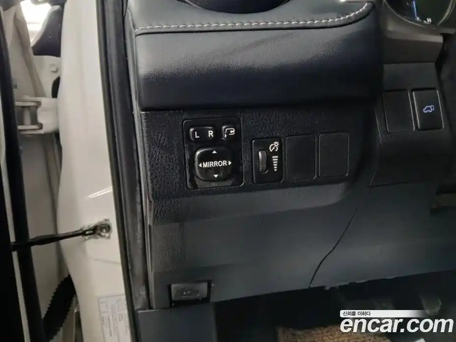 Toyota RAV4 2018 2.5 Автомат в Москве № 609927, фото 10