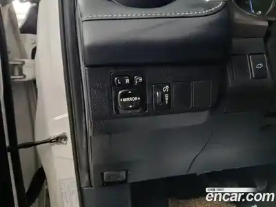 Toyota RAV4 2018 2.5 Автомат в Москве № 609927, миниатюра 10