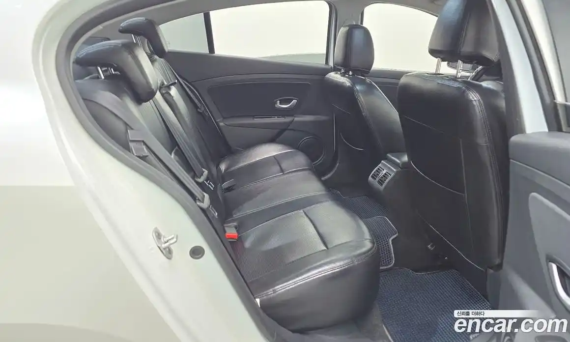 Renault SM3 2015 1.6 Автомат в Москве № 610033, фото 12