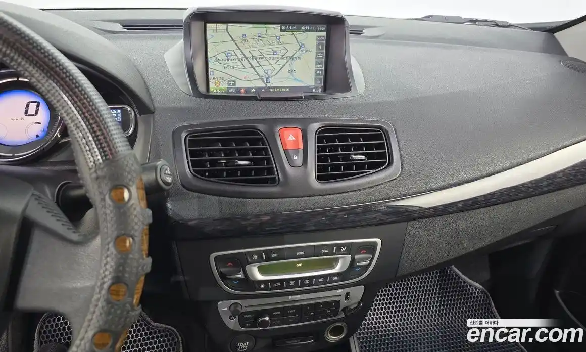 Renault SM3 2015 1.6 Автомат в Москве № 610033, фото 14