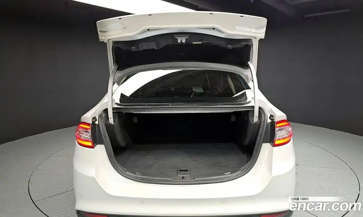 Ford Mondeo 2015 2.0 Автомат в Москве № 610233, фото 20