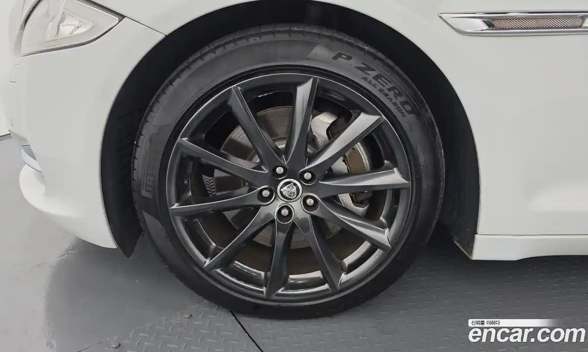 Jaguar XJ 2013 3.0 Автомат в Москве № 610794, фото 5