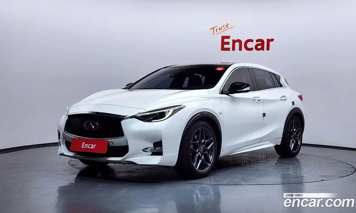 Infiniti Q30 2017 2.0 Автомат в Москве № 610997, фото 1