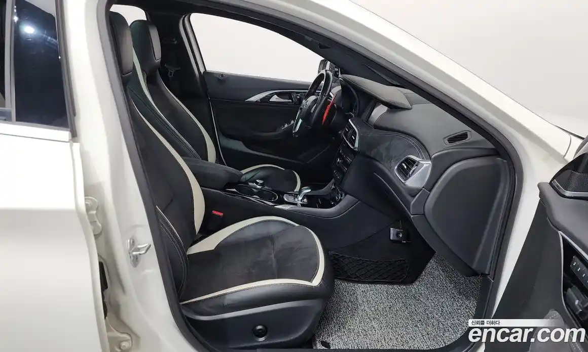 Infiniti Q30 2017 2.0 Автомат в Москве № 610997, фото 11