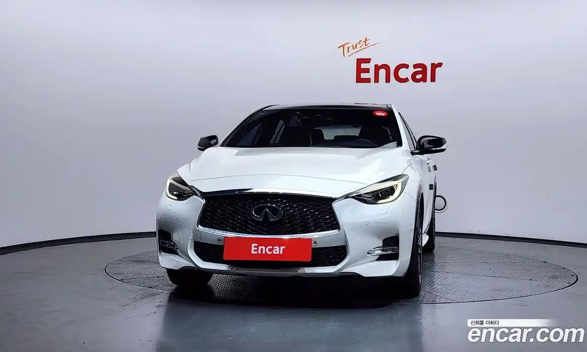 Infiniti Q30 2017 2.0 Автомат в Москве № 610997, фото 3