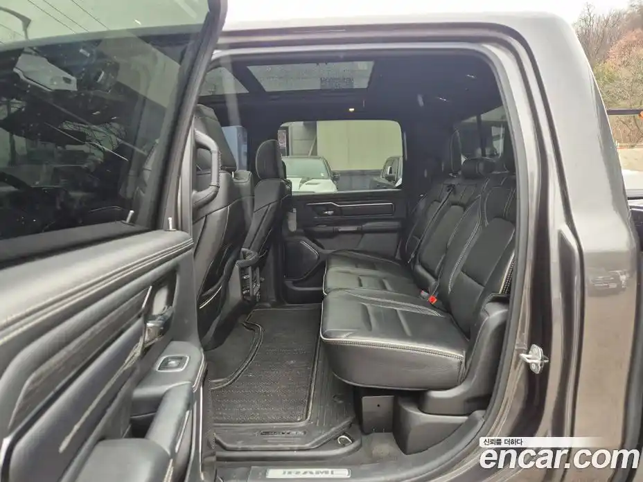 Dodge Ram Pick Up 2022 5.7 Автомат в Москве № 612049, фото 11