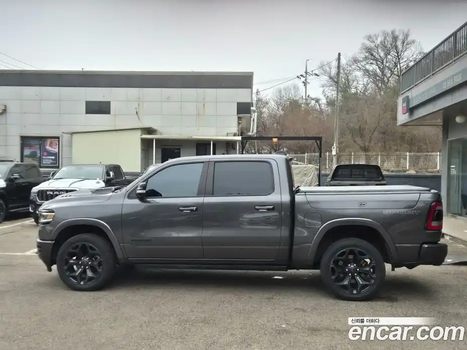 Dodge Ram Pick Up 2022 5.7 Автомат в Москве № 612049, фото 3