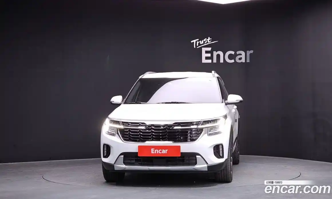 Kia Seltos 2023 1.6 Автомат в Москве № 612443, фото 3