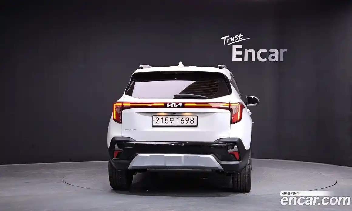 Kia Seltos 2023 1.6 Автомат в Москве № 612443, фото 4