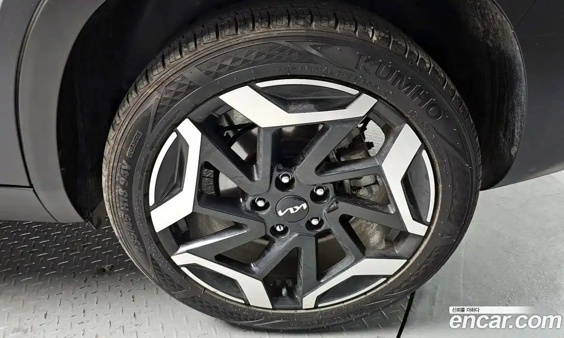 Kia Seltos 2023 1.6 Автомат в Москве № 612443, фото 5