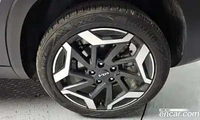 Kia Seltos 2023 1.6 Автомат в Москве № 612443, миниатюра 5