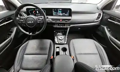 Kia Seltos 2023 1.6 Автомат в Москве № 612443, миниатюра 7