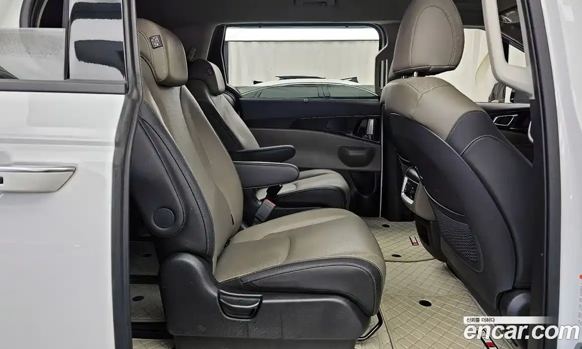 Kia Canival 2025 3.5 Автомат в Москве № 612750, фото 12