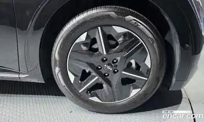 Kia EV6 2025 0.1 Автомат в Москве № 612858, миниатюра 4