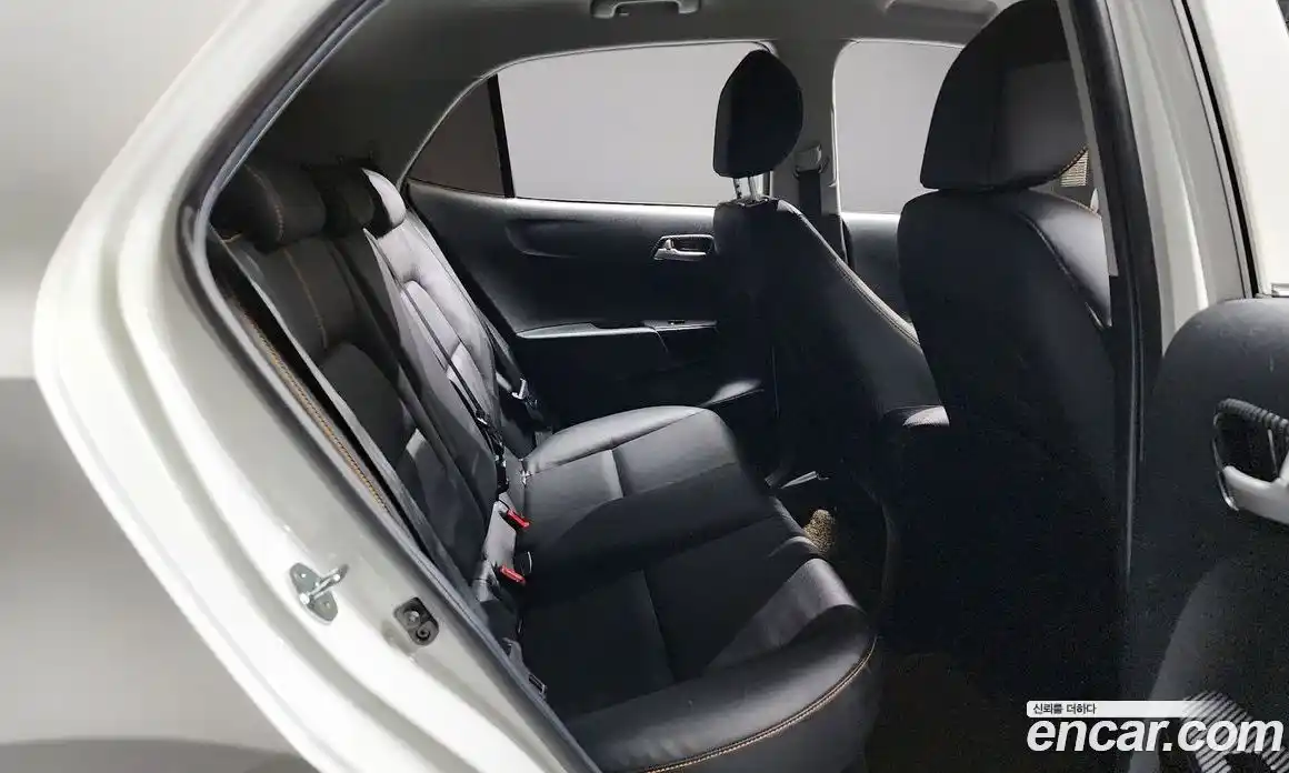 Kia Morning 2021 1.0 Автомат в Москве № 613124, фото 12