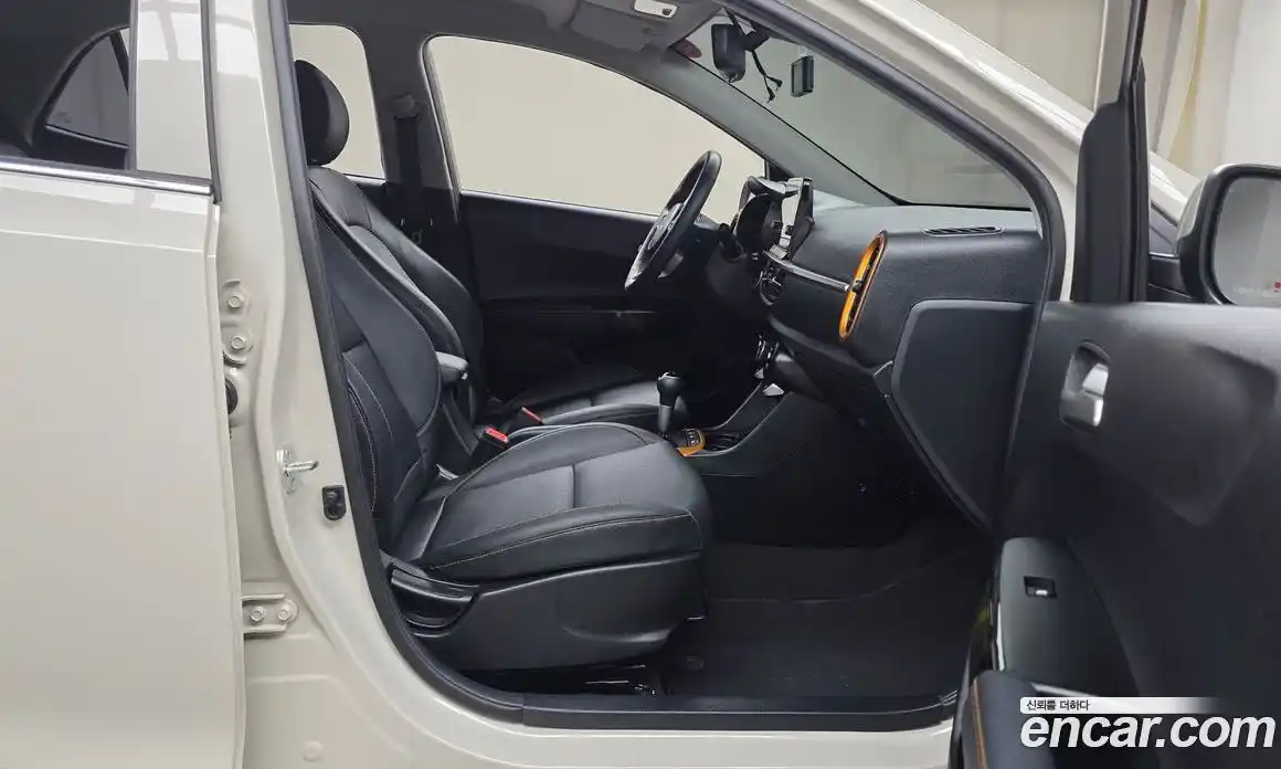 Kia Morning 2023 1.0 Автомат в Москве № 613353, фото 11