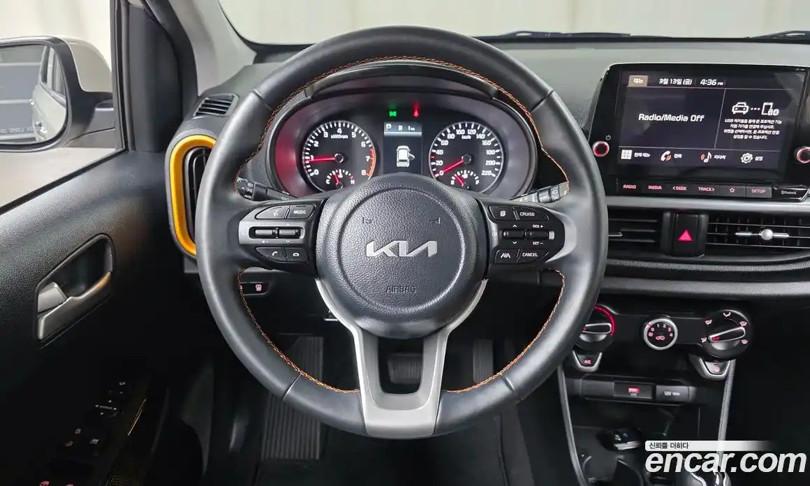 Kia Morning 2023 1.0 Автомат в Москве № 613353, фото 13