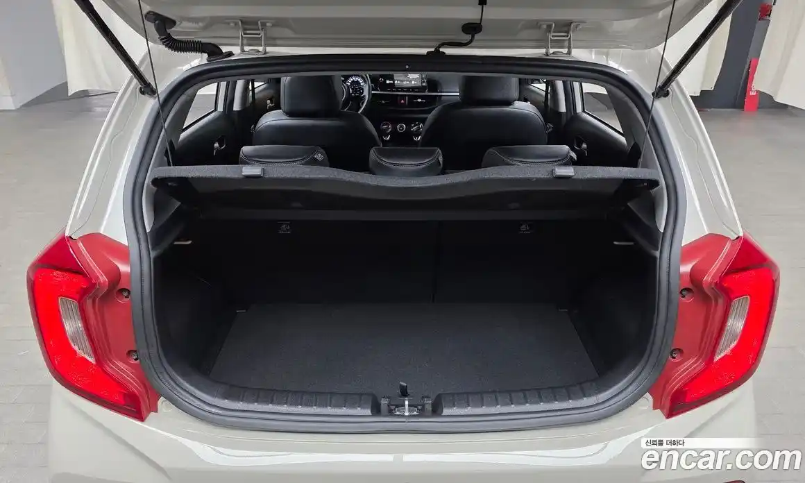 Kia Morning 2023 1.0 Автомат в Москве № 613353, фото 20