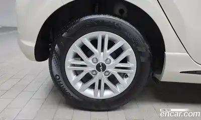 Kia Morning 2023 1.0 Автомат в Москве № 613353, миниатюра 5