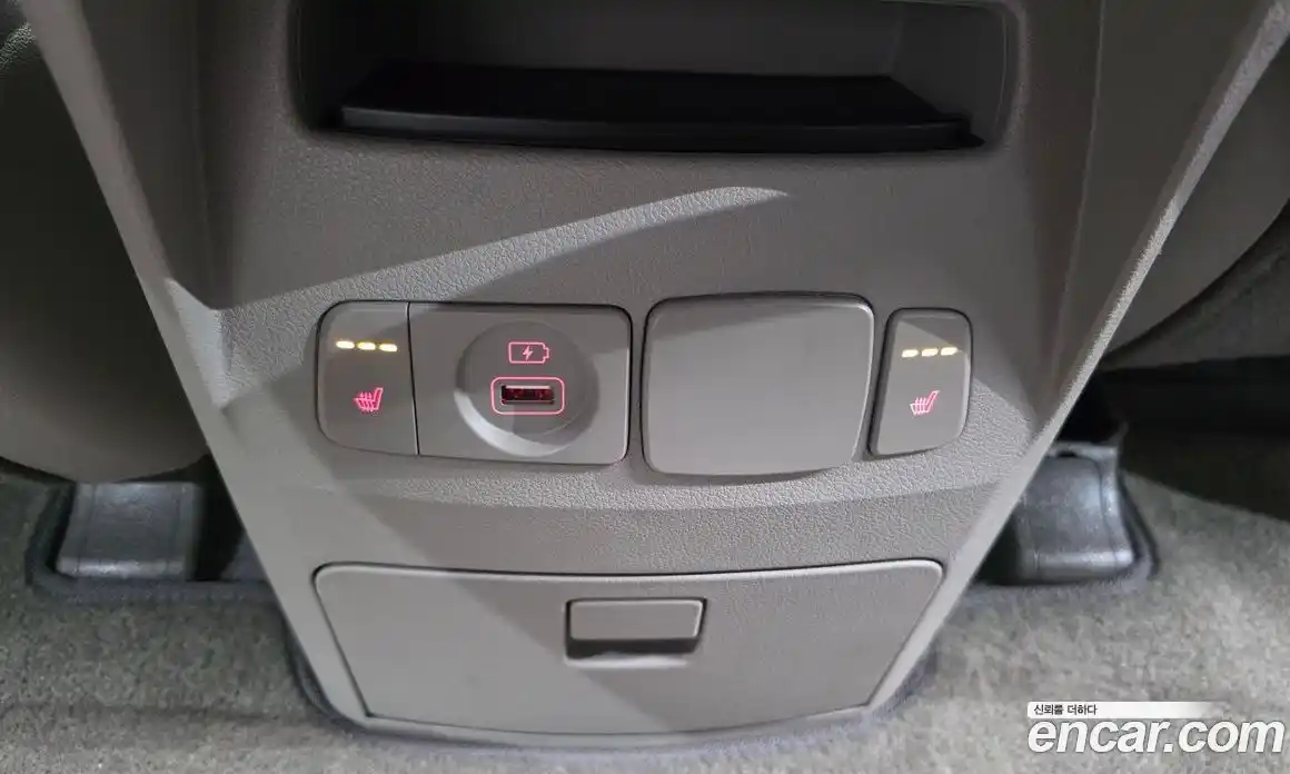 Kia Canival 2019 2.2 Автомат в Москве № 613817, фото 18