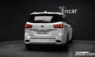 Kia Canival 2019 2.2 Автомат в Москве № 613817, миниатюра 4
