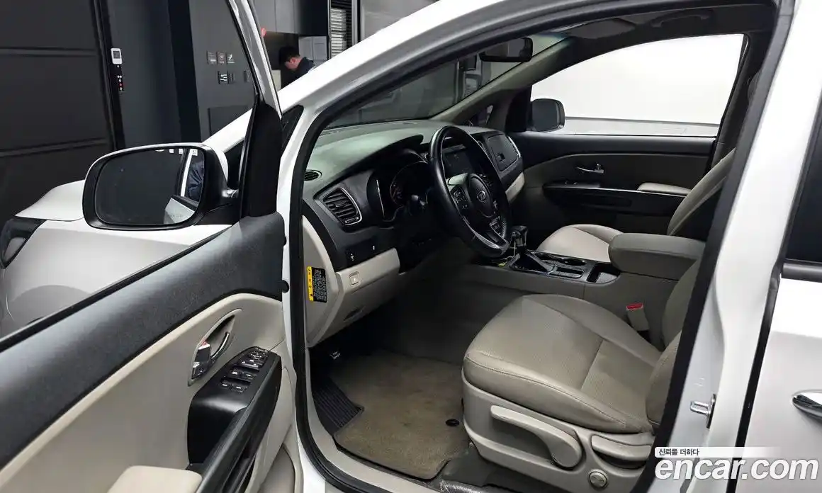 Kia Canival 2019 2.2 Автомат в Москве № 613817, фото 10