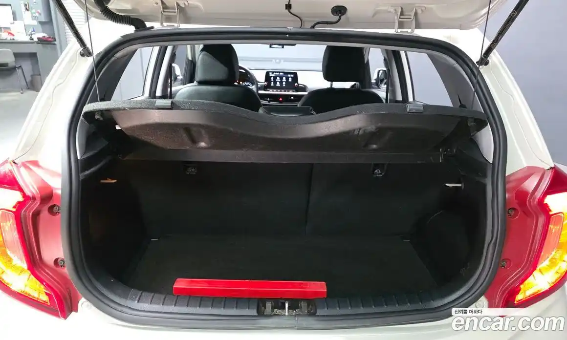 Kia Morning 2022 1.0 Автомат в Москве № 614045, фото 20