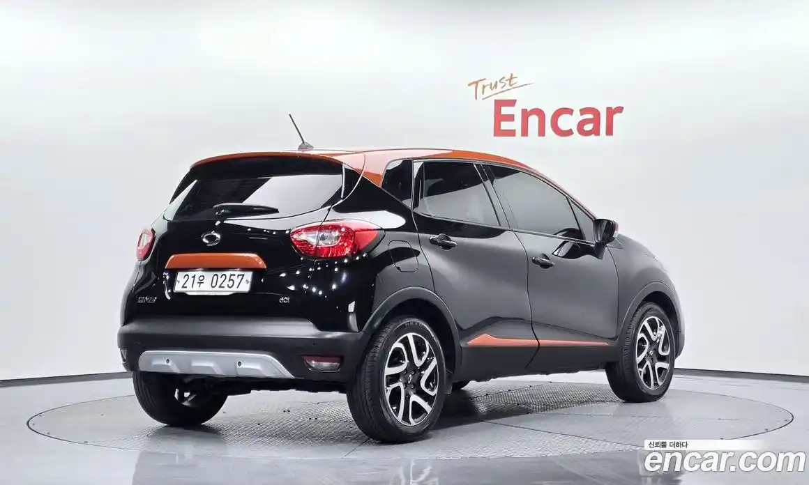 Renault QM3 2015 1.5 Автомат в Москве № 614161, фото 1