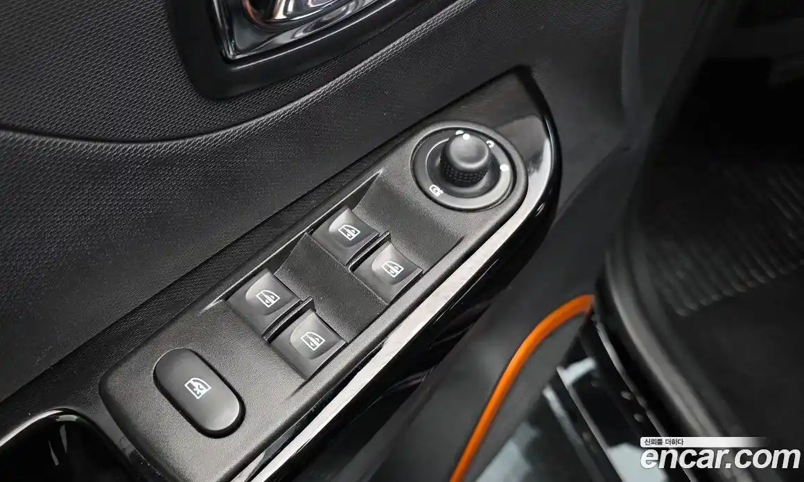 Renault QM3 2015 1.5 Автомат в Москве № 614161, фото 15