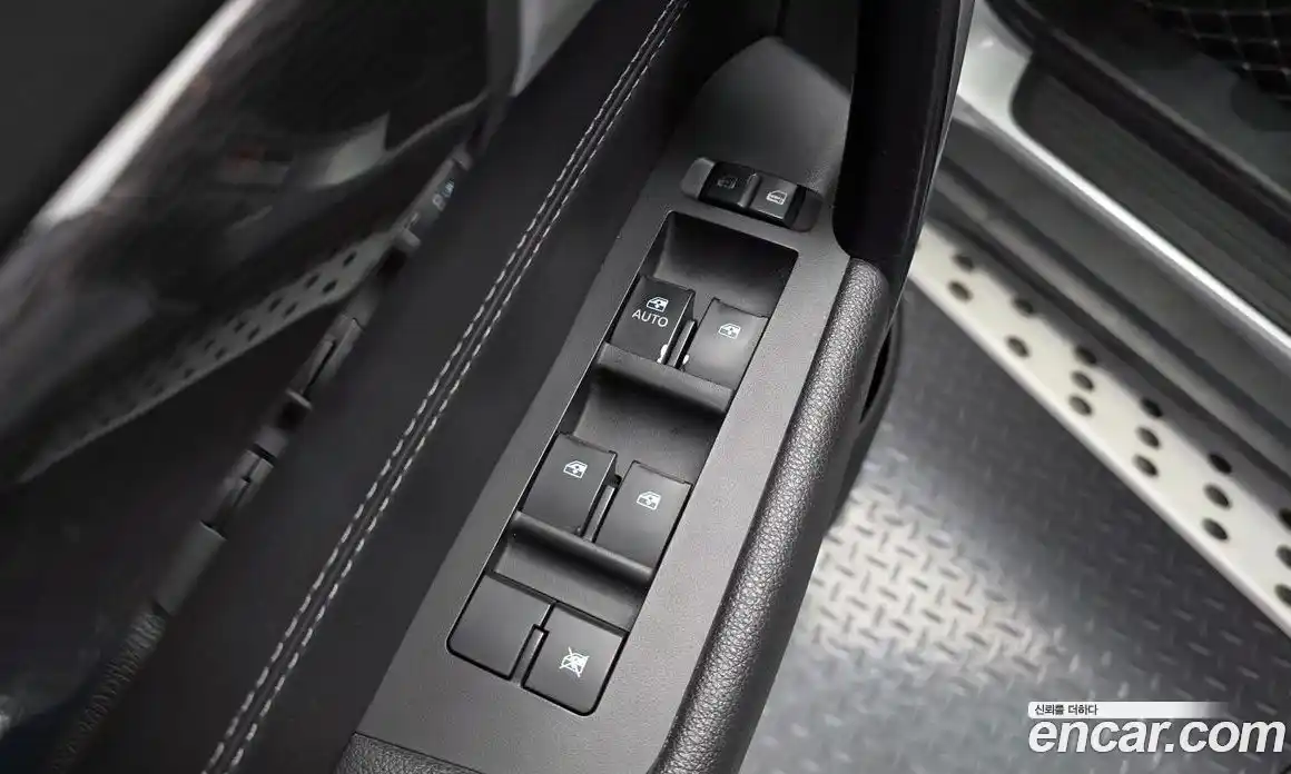 Chevrolet Captiva 2015 2.2 Автомат в Москве № 619175, фото 17