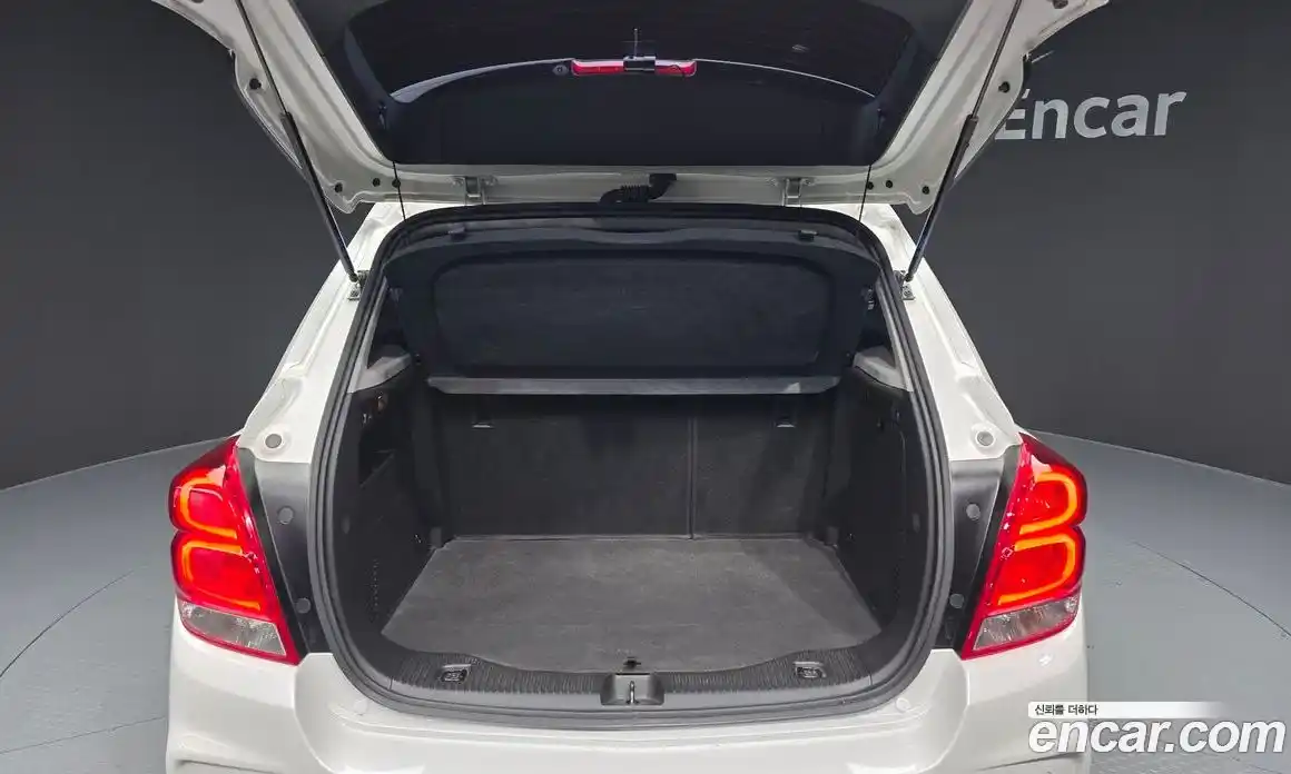 Chevrolet Trax 2018 1.6 Автомат в Москве № 619180, фото 20