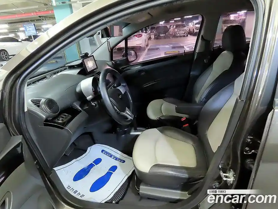 Chevrolet Spark 2012 1.0 Автомат в Москве № 619364, фото 6