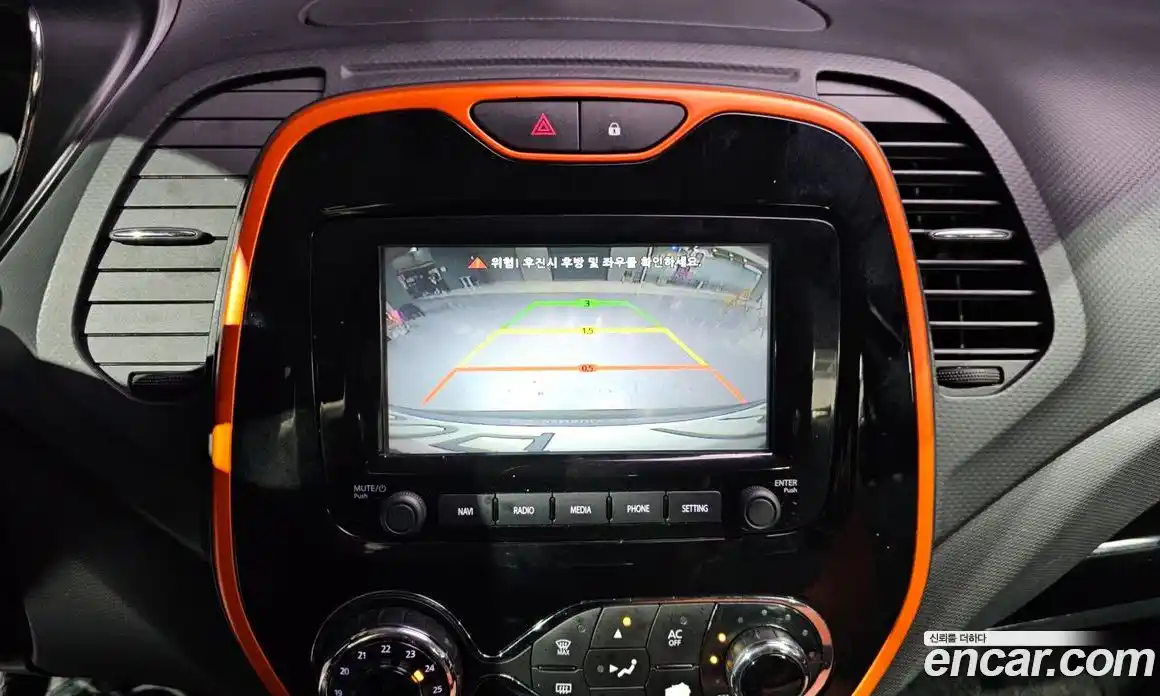 Renault QM3 2014 1.5 Автомат в Москве № 619842, фото 16