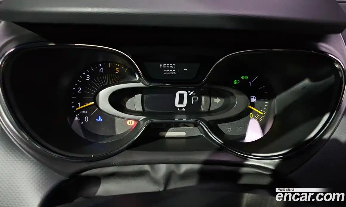 Renault QM3 2014 1.5 Автомат в Москве № 619842, фото 8