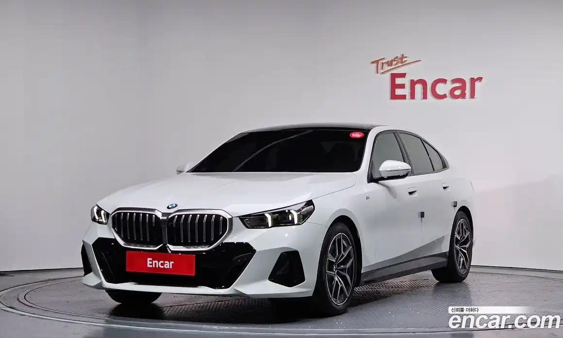 BMW 5-Series 2025 2.0 Автомат в Москве № 620518, фото 1