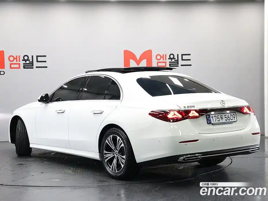 Mercedes-Benz E-Class 2025 2.0 Автомат в Москве № 622717, фото 3