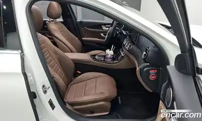 Mercedes-Benz E-Class 2023 2.0 Автомат в Москве № 622941, миниатюра 12